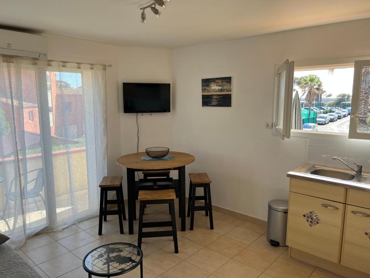 Plein Sud, Bel Appartement 20 Metres De La Plage La Capte Йер Экстерьер фото