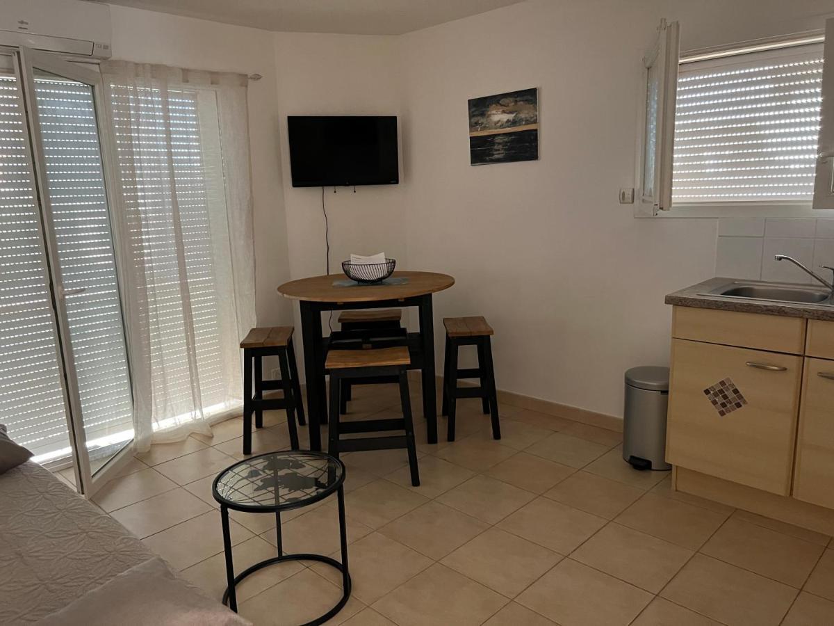 Plein Sud, Bel Appartement 20 Metres De La Plage La Capte Йер Экстерьер фото